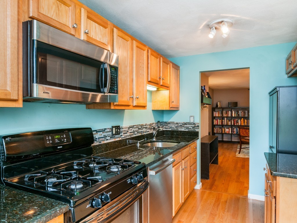 7 Oak Ridge Drive, Unit 2 Maynard, MA 01754 - Photo 3 of 24