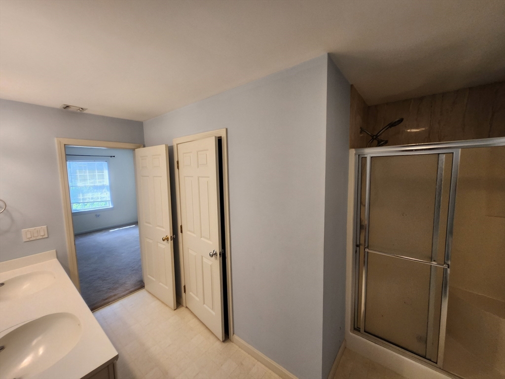 4 Edgemoor Circle, Unit 4 Wellesley, MA 02482 - Photo 18 of 21