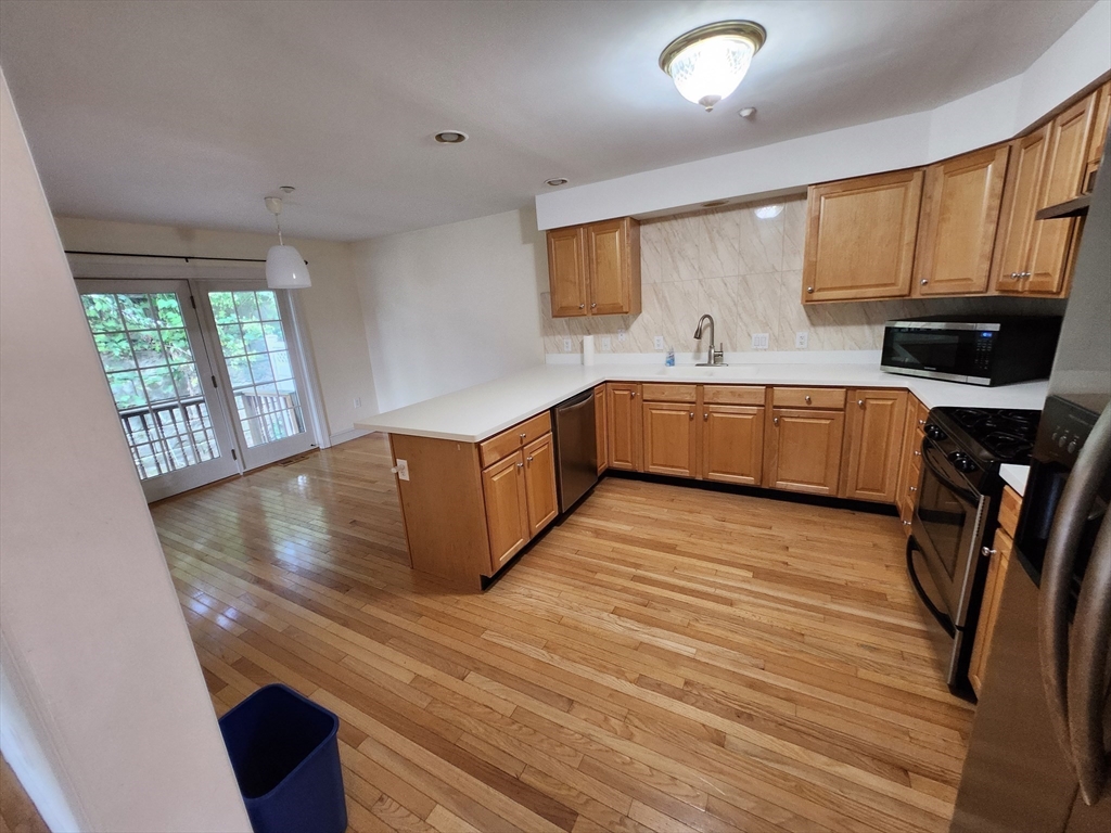 4 Edgemoor Circle, Unit 4 Wellesley, MA 02482 - Photo 5 of 21