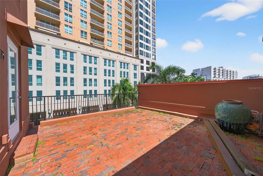 1330 Main Street, Unit 3 Sarasota, FL 34236 - Photo 32 of 73 a view of a building from a balcony