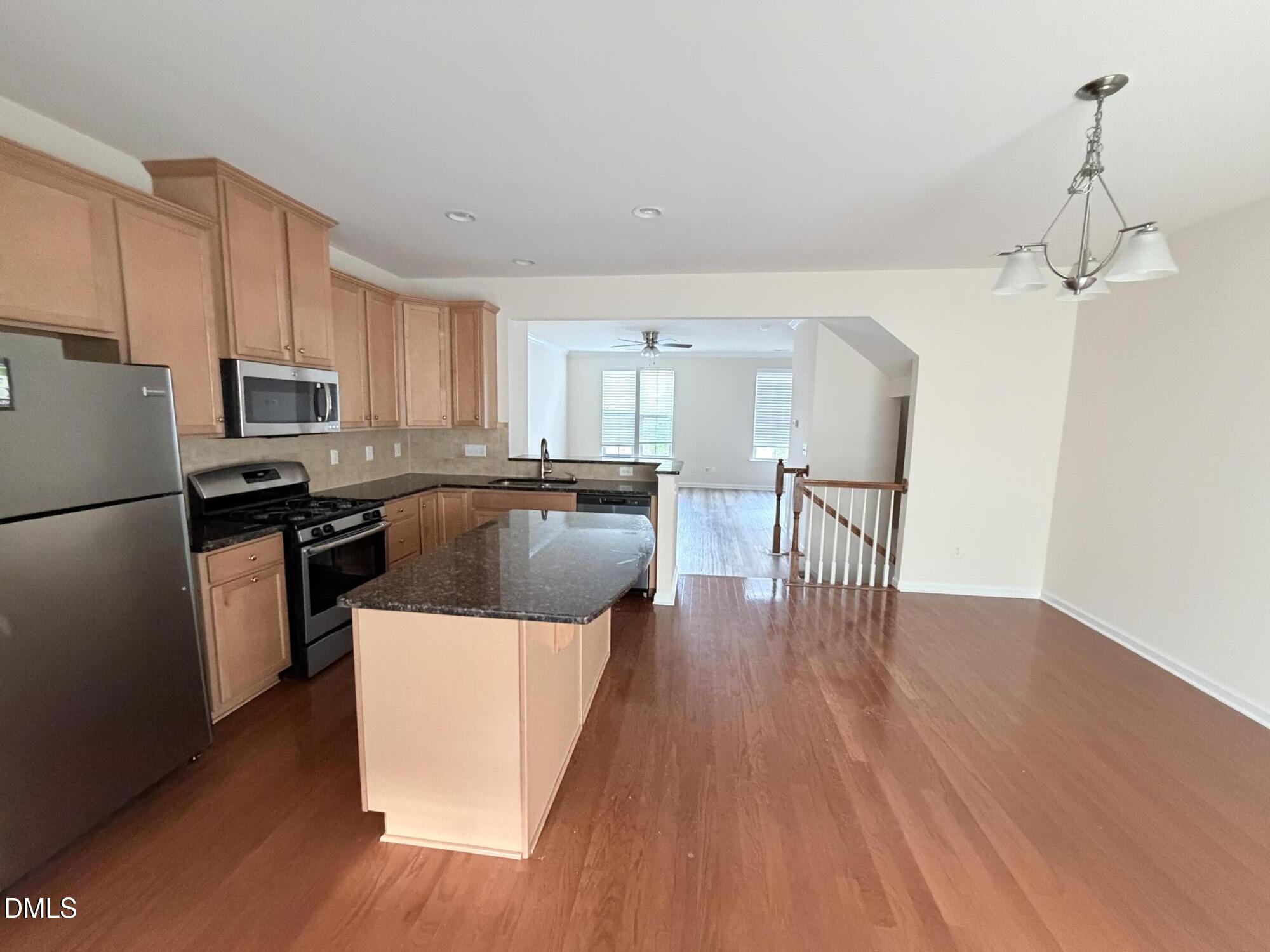 717 Suffield Way Cary, NC 27519 - Photo 9 of 36 6-Kitchen5