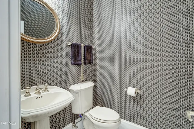 $287,000 | 2734 East Oakland Avenue, Unit D33, Johnson City, TN 37601