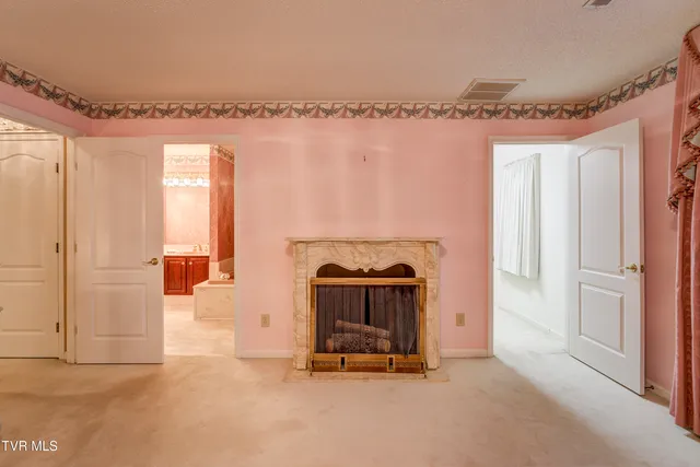 $287,000 | 2734 East Oakland Avenue, Unit D33, Johnson City, TN 37601