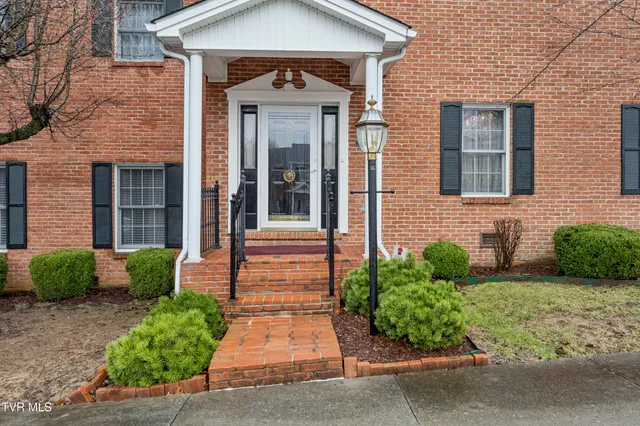 $287,000 | 2734 East Oakland Avenue, Unit D33, Johnson City, TN 37601