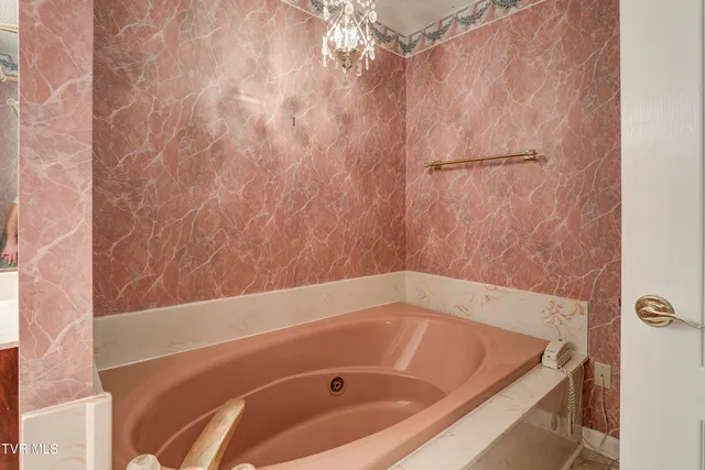 $287,000 | 2734 East Oakland Avenue, Unit D33, Johnson City, TN 37601