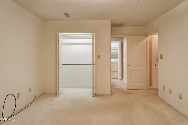 $287,000 | 2734 East Oakland Avenue, Unit D33, Johnson City, TN 37601