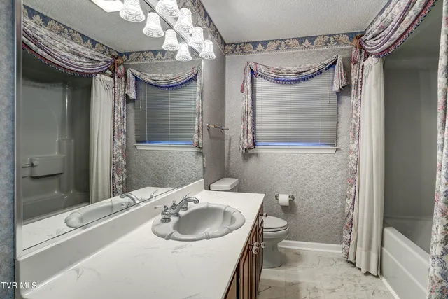 $287,000 | 2734 East Oakland Avenue, Unit D33, Johnson City, TN 37601