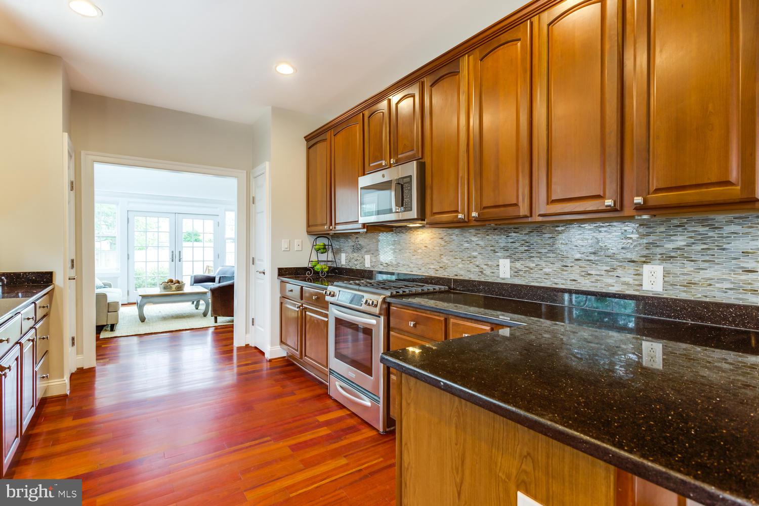 8012 Bainbridge Road Alexandria, VA 22308 - Photo 8 of 45 Kitchen