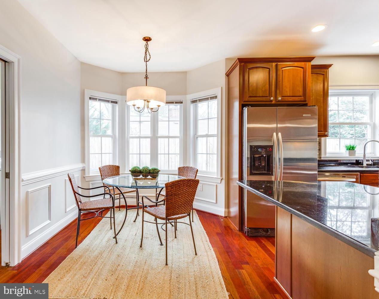 8012 Bainbridge Road Alexandria, VA 22308 - Photo 9 of 45 Dining area - kitchen