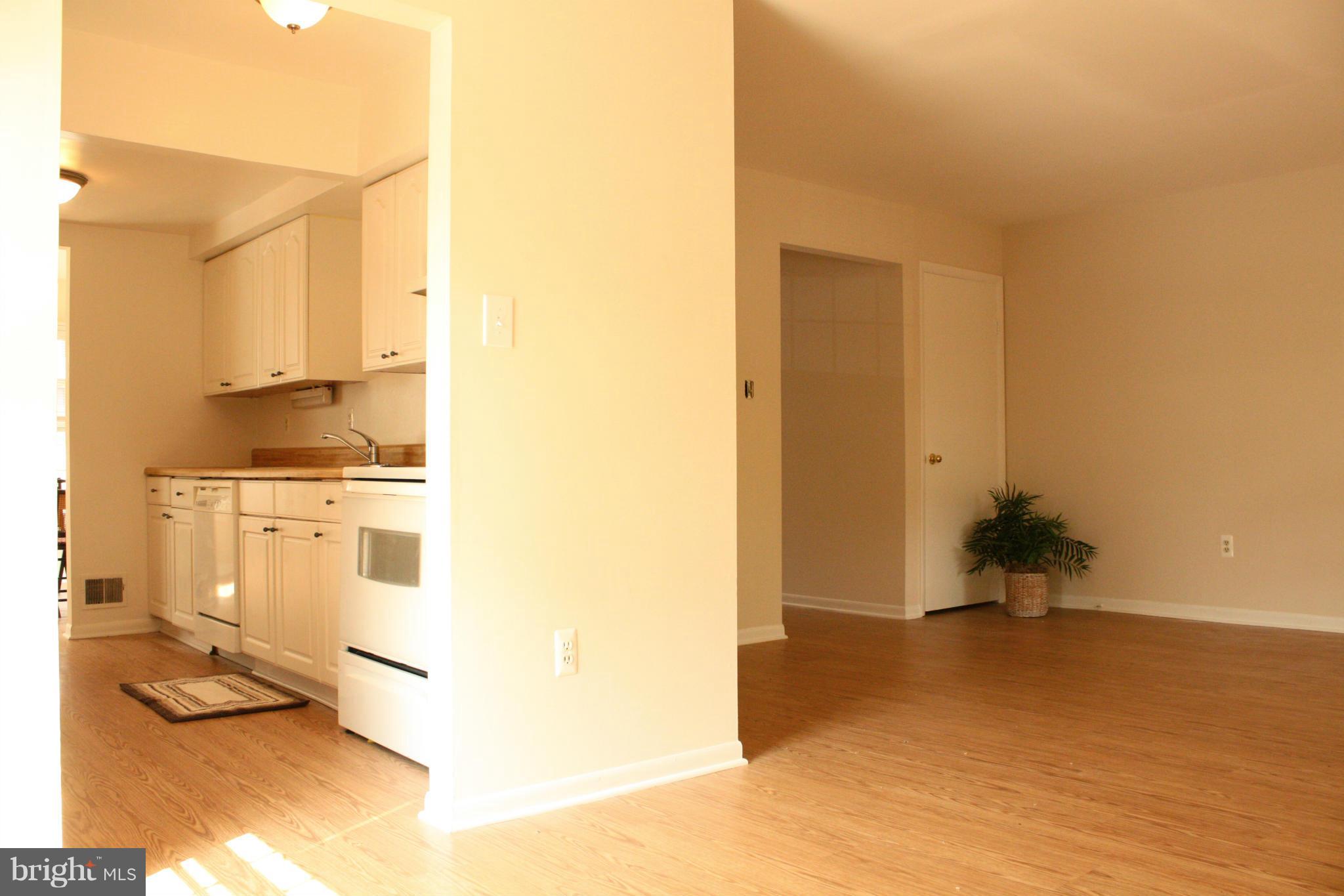 6454 Rockshire Street Alexandria, VA 22315 - Photo 27 of 30 Living Room