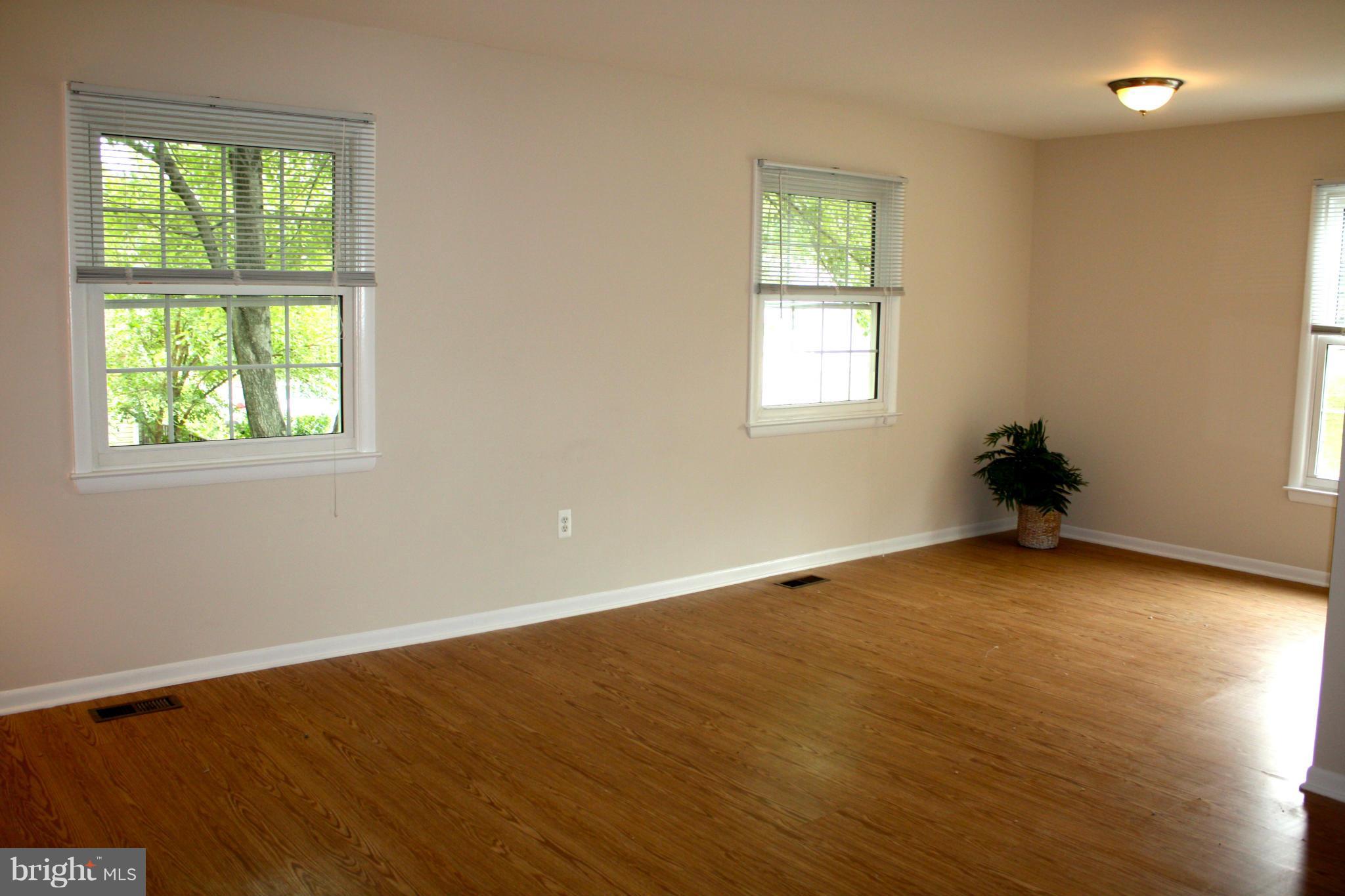 6454 Rockshire Street Alexandria, VA 22315 - Photo 8 of 30 Family Room