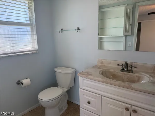 $1,400 | 7400 College Parkway, Unit 1D, Fort Myers, FL 33907
