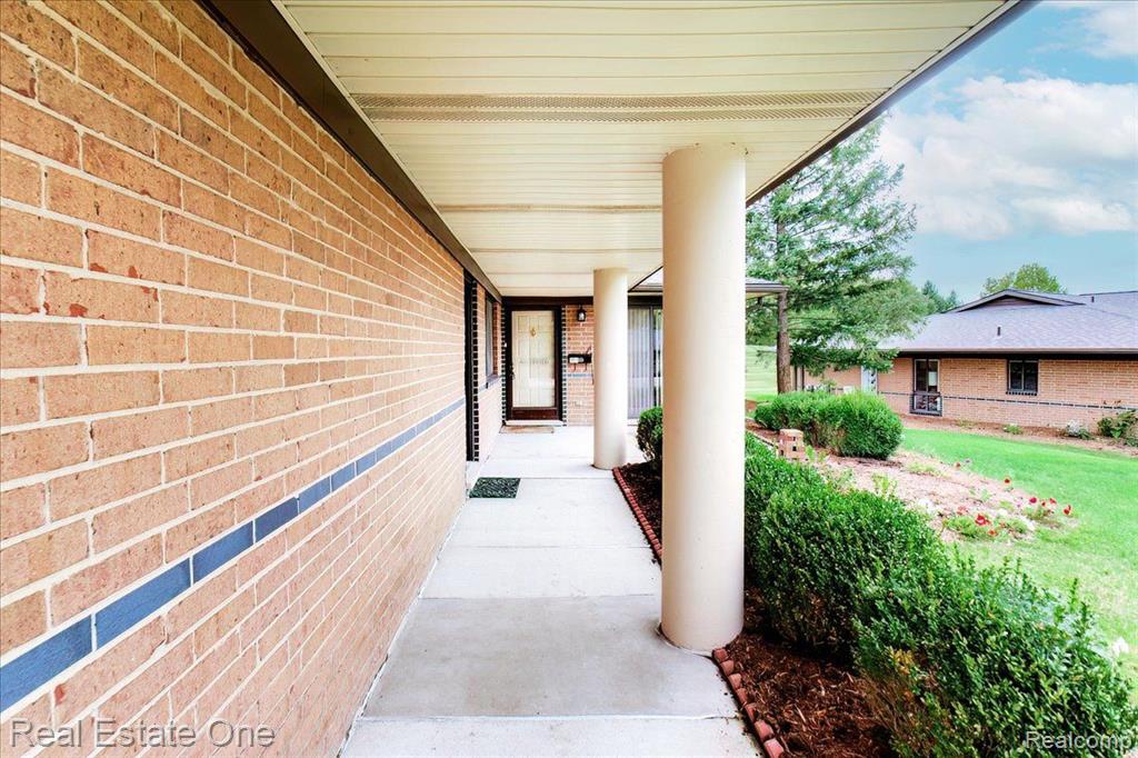 951 Wexford Way Rochester Hills, MI 48307 - Photo 4 of 46