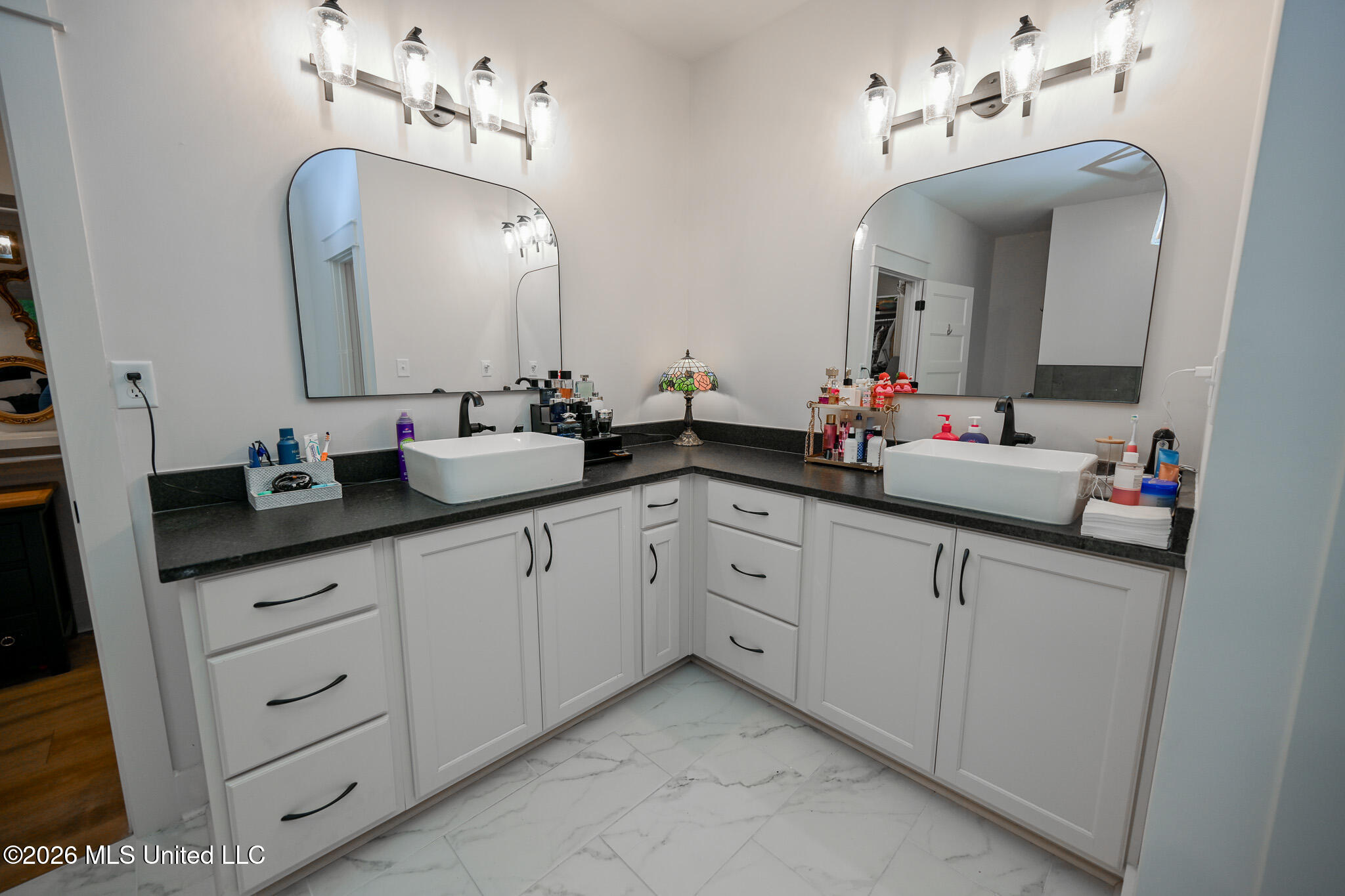 190 Vinson Road Hernando, MS 38632 - Photo 39 of 62 dual vanities