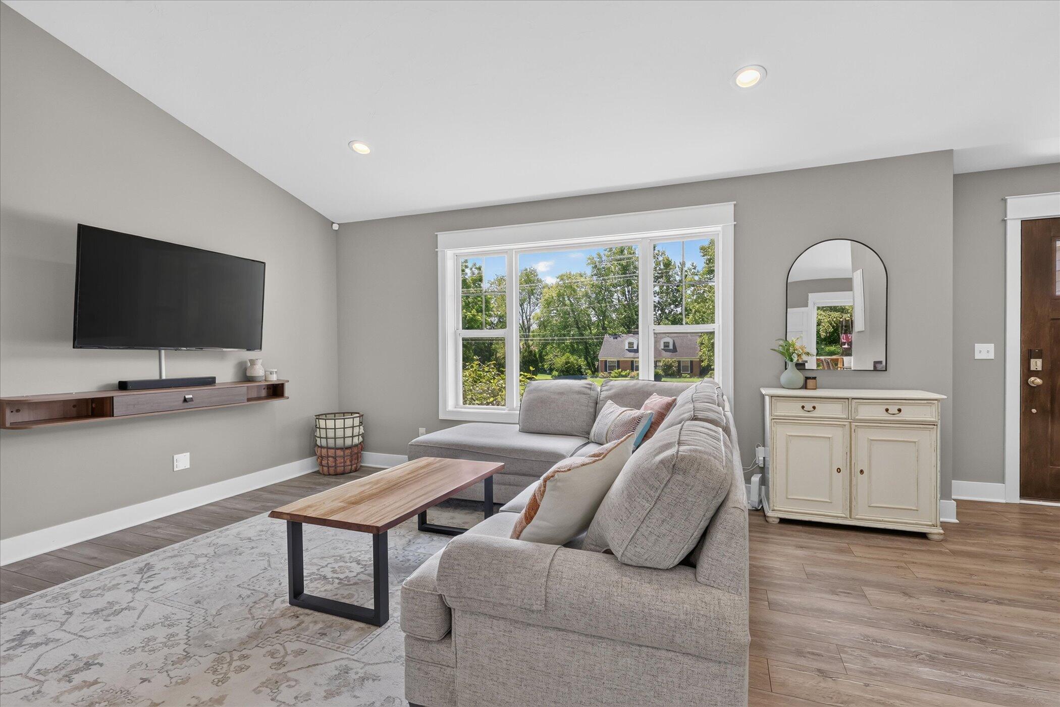 2747 4 Mile Road Northwest Grand Rapids, MI 49544 - Photo 6 of 48 Living Room