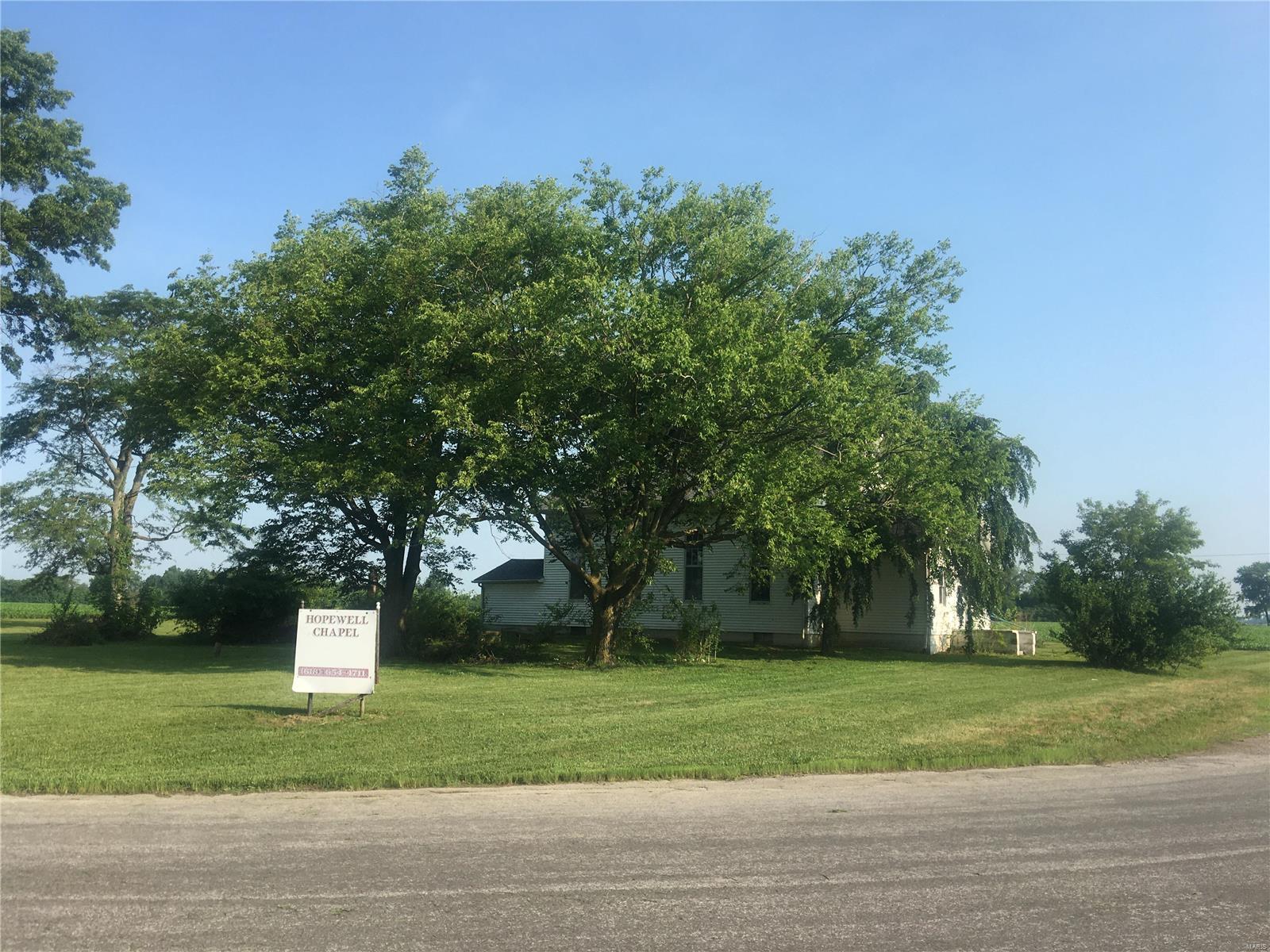 19031 Hopewell Road Carlyle, IL 62231 - Photo 3 of 8
