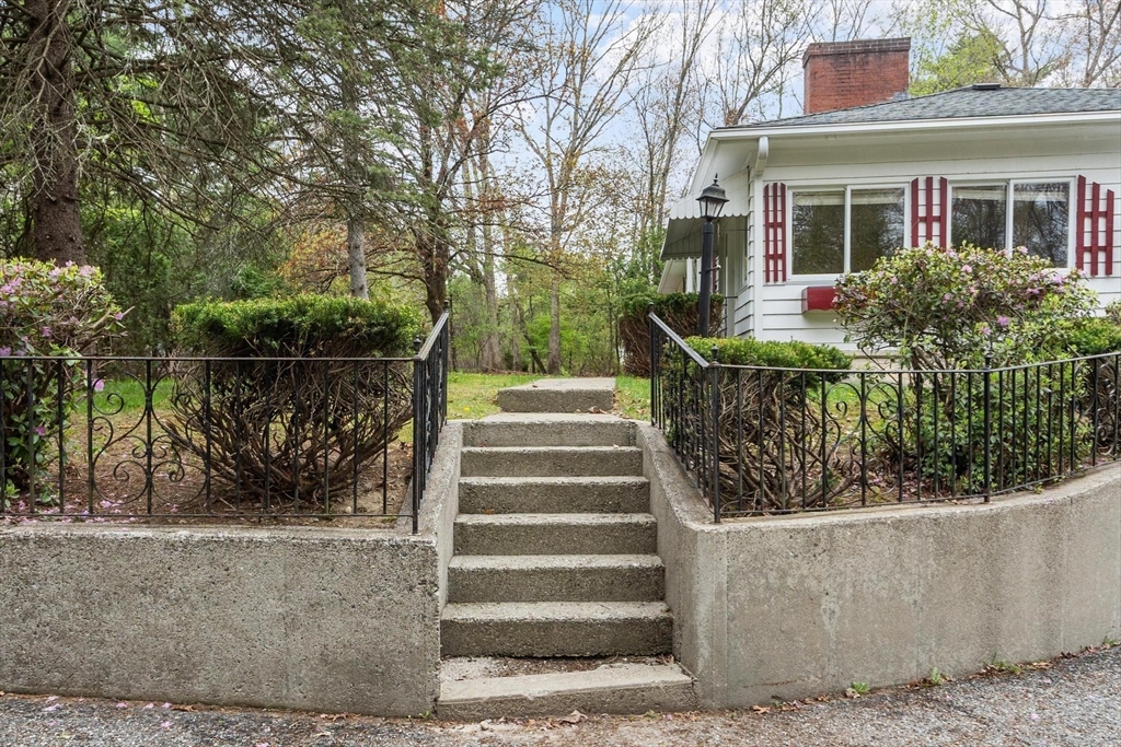 108 Lowell Road Pepperell, MA 01463 - Photo 3 of 34