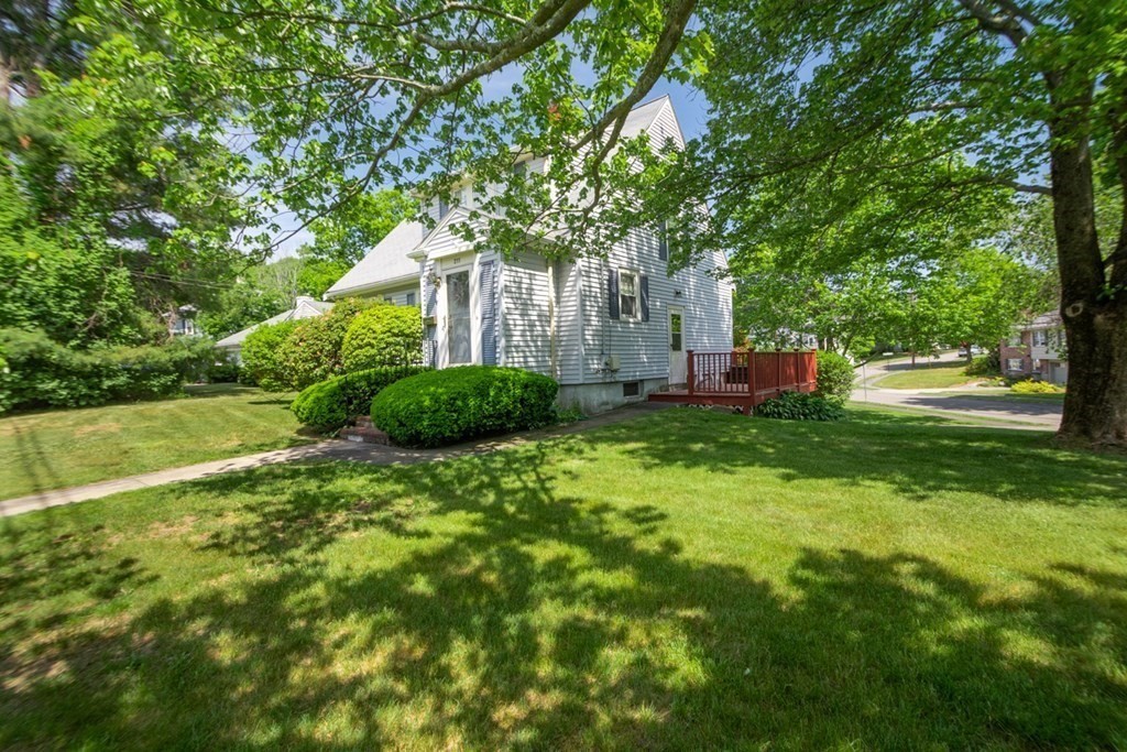211 Broad Meadow Road Needham, MA 02492 - Photo 6 of 12