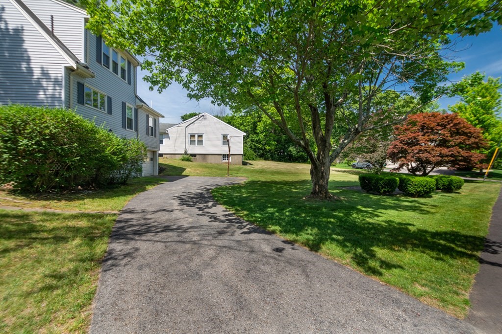 211 Broad Meadow Road Needham, MA 02492 - Photo 9 of 12