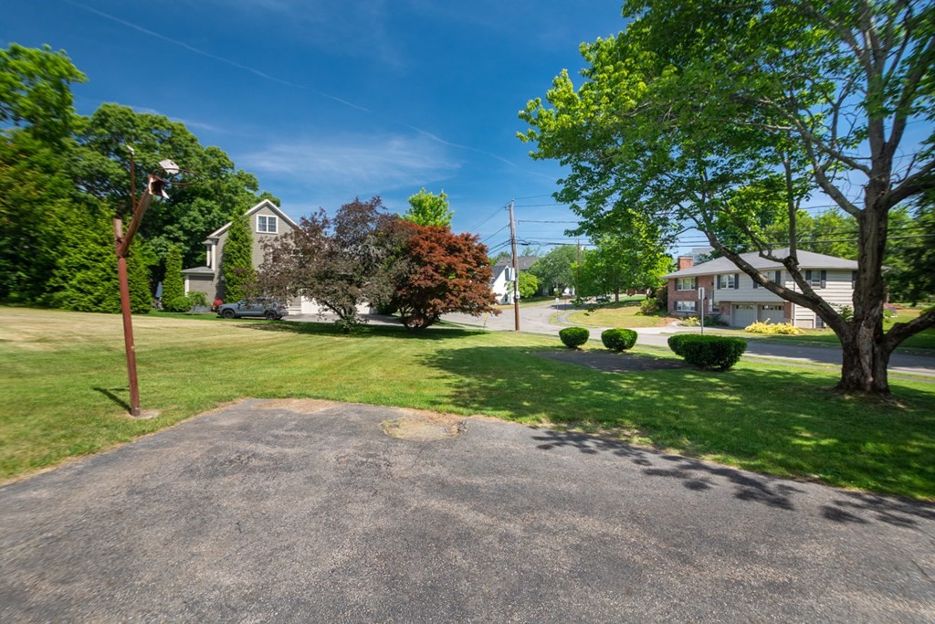 211 Broad Meadow Road Needham, MA 02492 - Photo 10 of 12