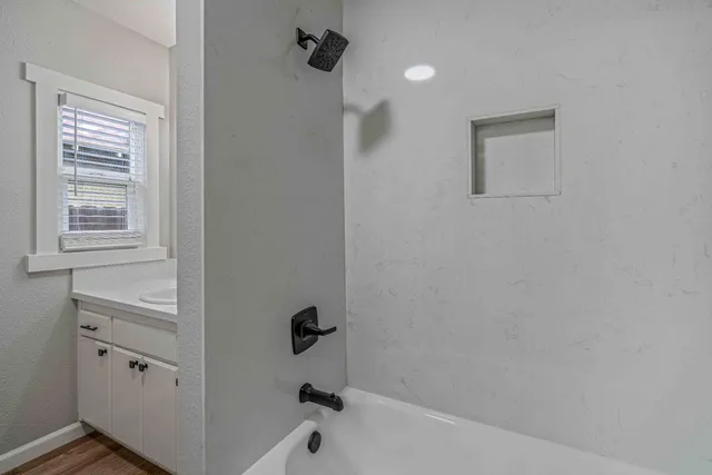 $354,999 | 117 South Santa Ana Avenue, Modesto, CA 95354