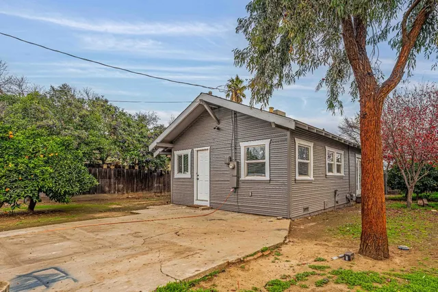 $354,999 | 117 South Santa Ana Avenue, Modesto, CA 95354