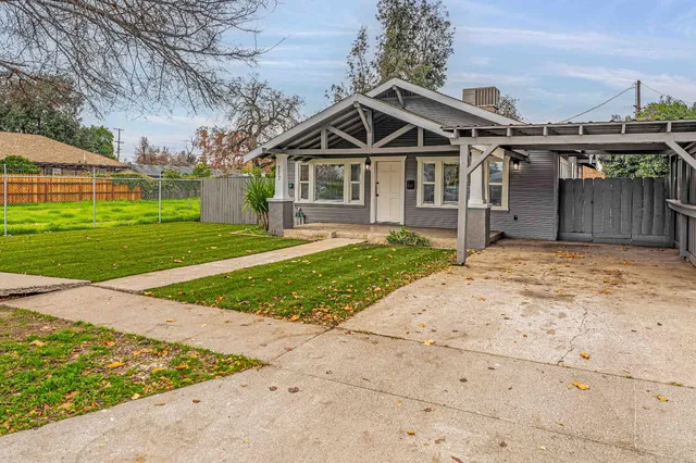 $354,999 | 117 South Santa Ana Avenue, Modesto, CA 95354