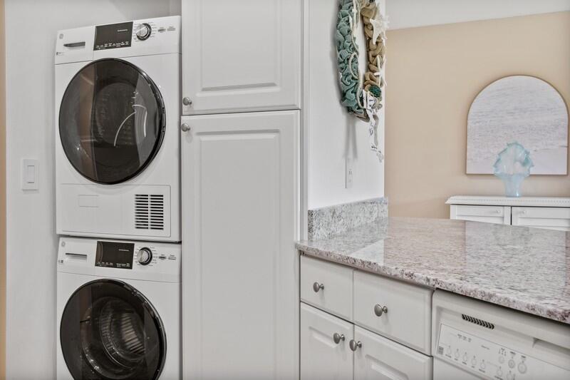 1605 Highway 1, Unit V4101 Jupiter, FL 33477 - Photo 8 of 34 Laundry / kitchen