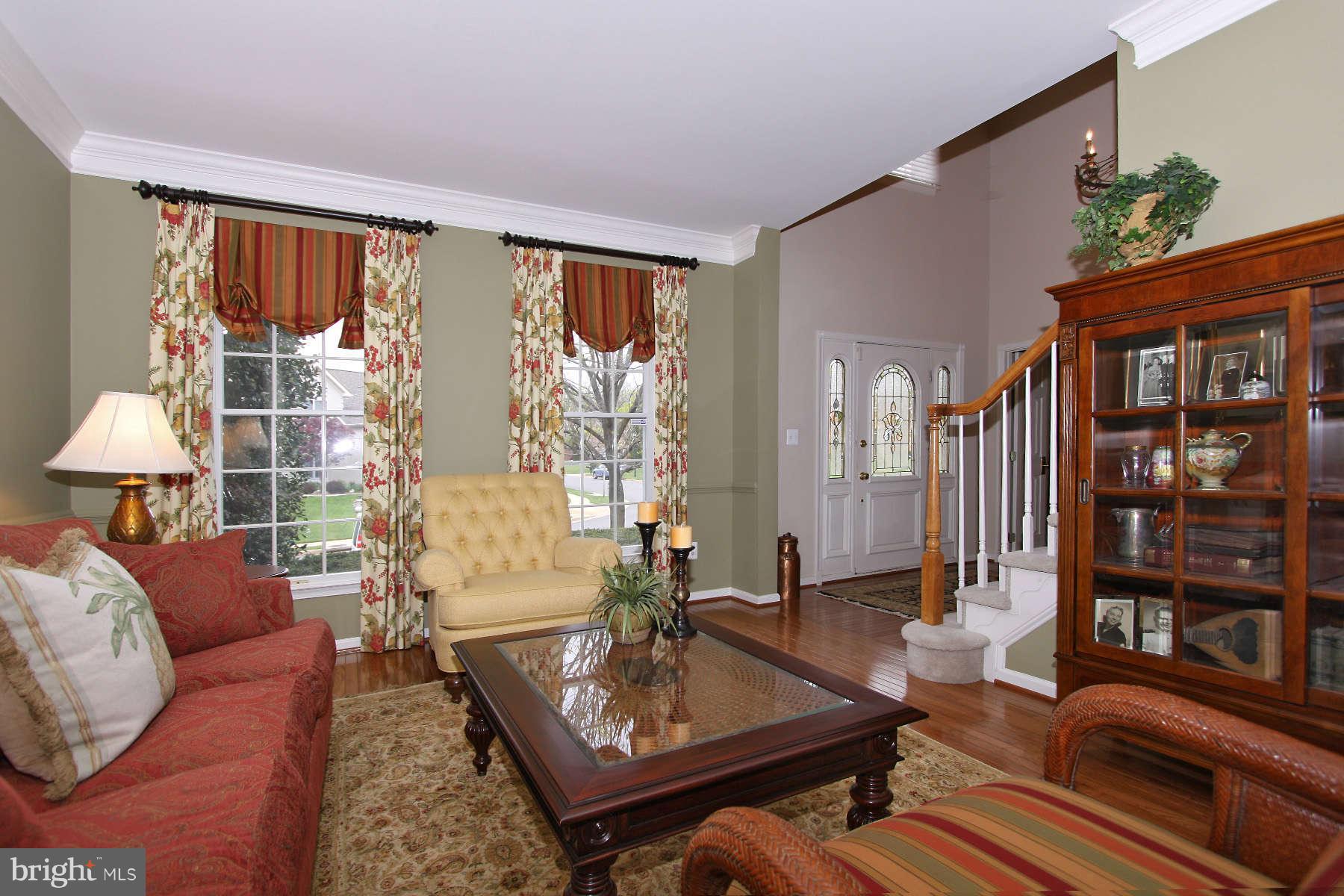 1305 Aldbury Way Reston, VA 20194 - Photo 7 of 30 Living Room