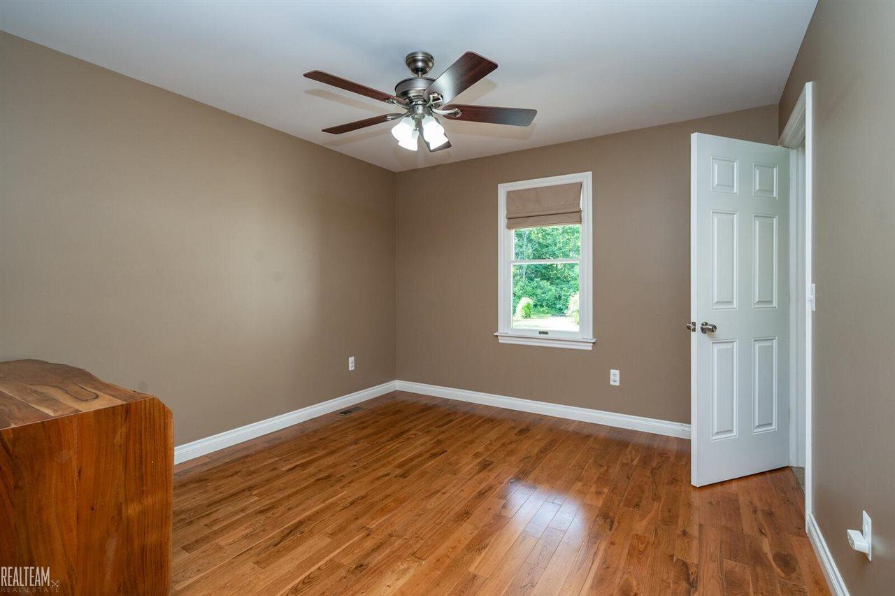 11172 Burt Road Emmett, MI 48022 - Photo 23 of 31 50078773-22.JPG