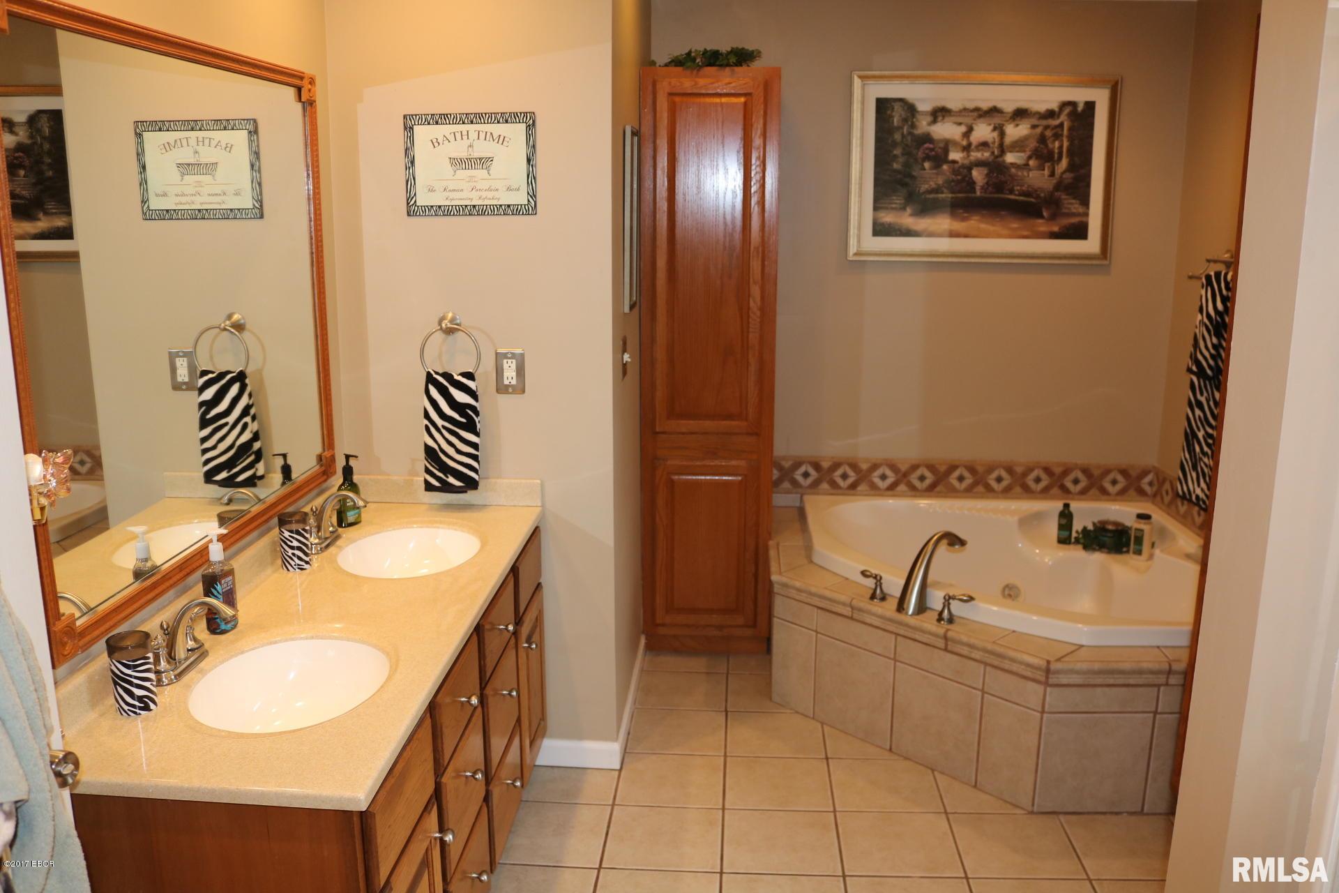 1305 Whipporwill Road Carterville, IL 62918 - Photo 33 of 50 Gallery Image 33