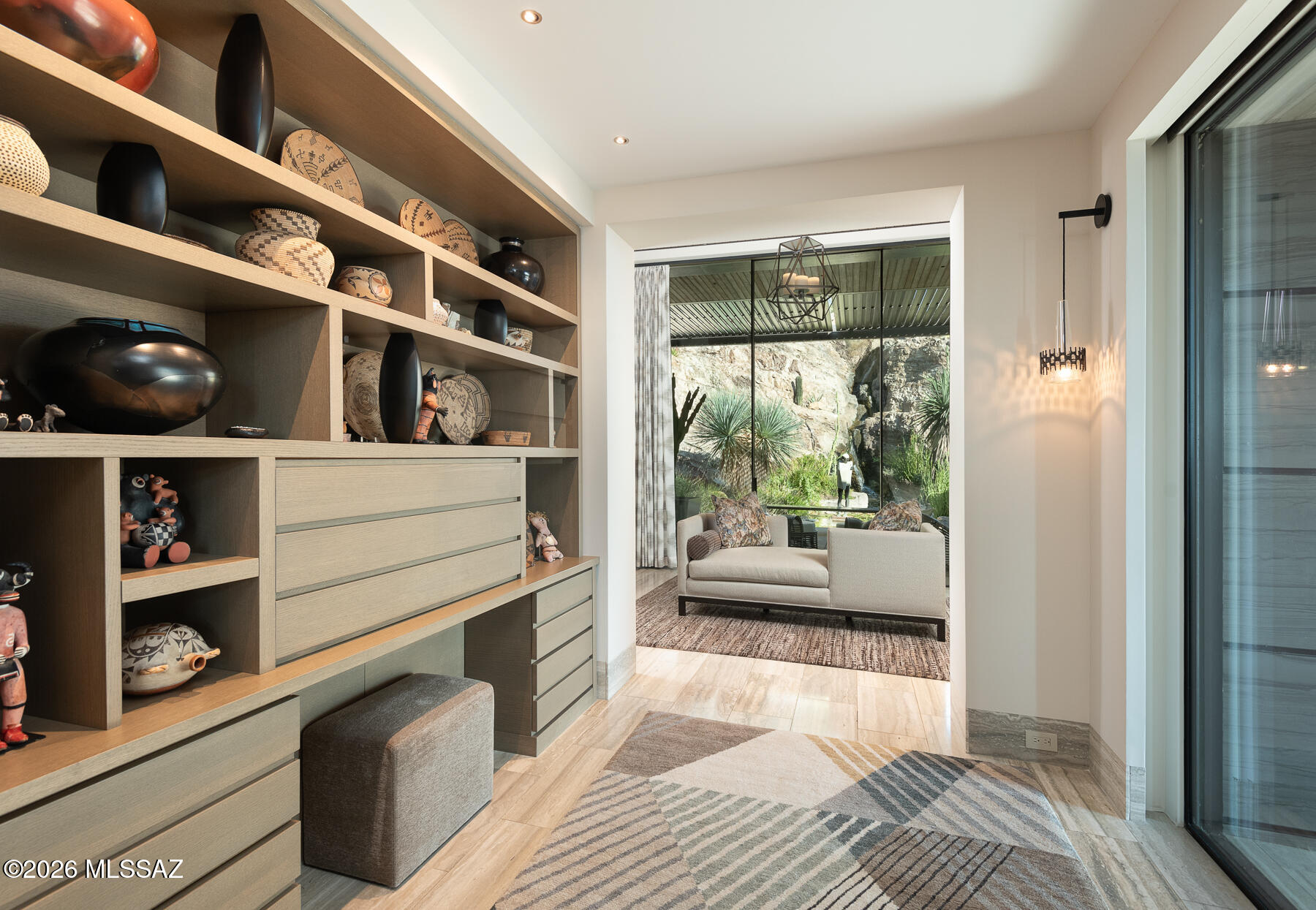 6452 North Rattlesnake Canyon Road Tucson, AZ 85750 - Photo 25 of 51 Built-in Desk & Display