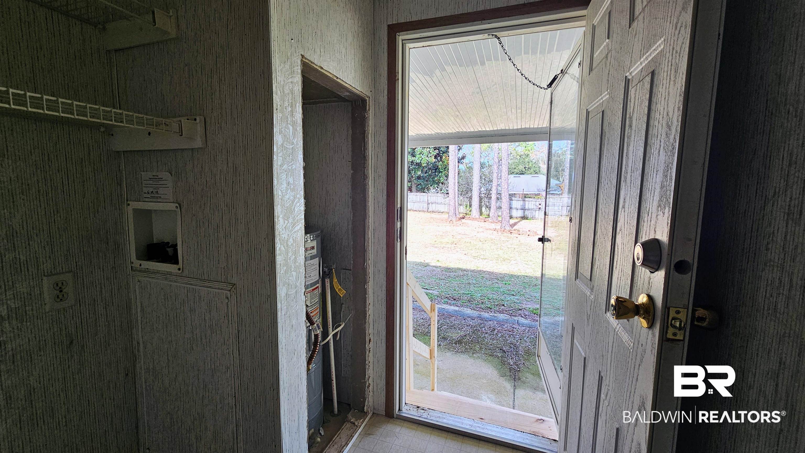 18659 Bull Springs Road Robertsdale, AL 36567 - Photo 7 of 25 View of entryway