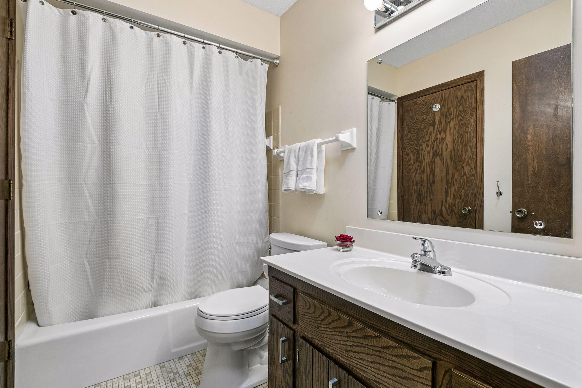 4211 Shirlee Lane North Shoreview, MN 55126 - Photo 20 of 45