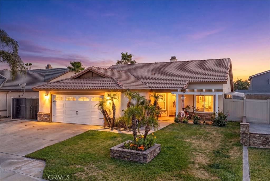 1529 Bluejay Way Hemet, CA 92545 - Photo 2 of 93