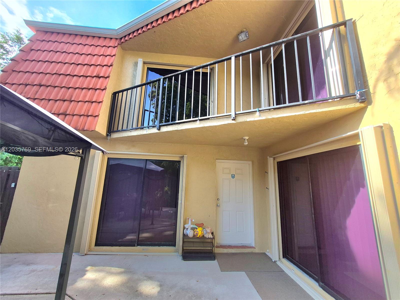 23106 Oxford Place, Unit D Boca Raton, FL 33433 - Photo 4 of 36