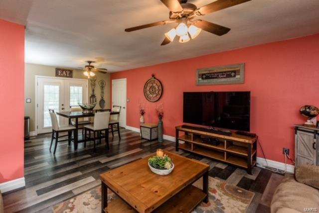 3301 Sand Road Edwardsville, IL 62025 - Photo 4 of 28