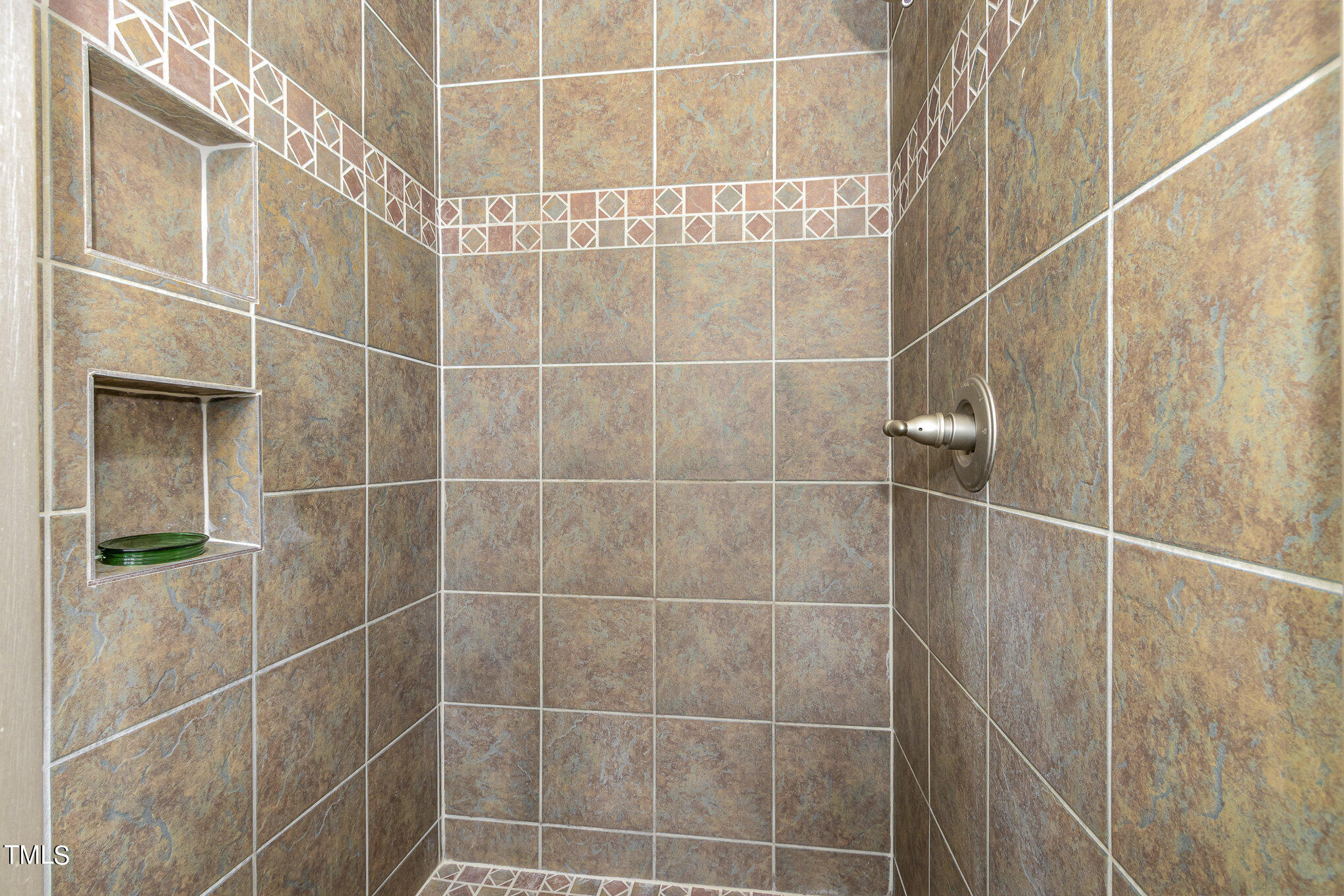 7208 Sparhawk Road Wake Forest, NC 27587 - Photo 37 of 66 Jack/Jill Shower