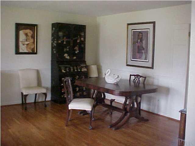 3630 Bonner Road Pensacola, FL 32503 - Photo 3 of 8 Large open area for living and dining.