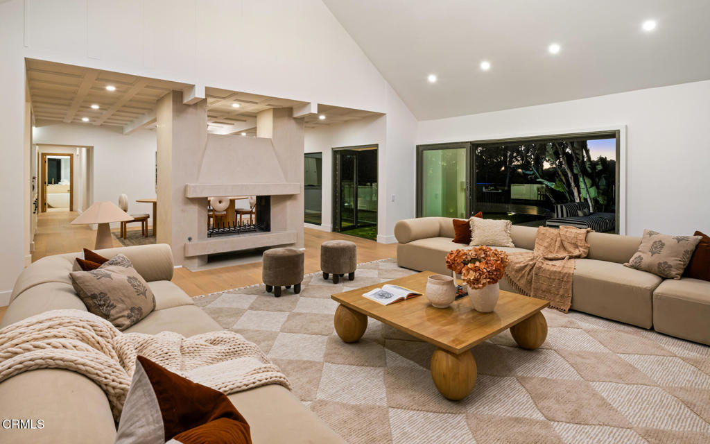 9617 Oak Pass Road Beverly Hills, CA 90210 - Photo 9 of 75 9617OakPassRoad-mls-57