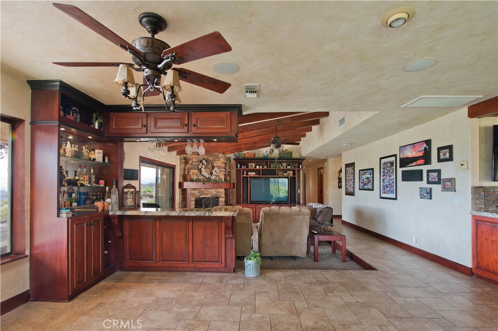 30602 Hasley Canyon Road Castaic, CA 91384 - Photo 13 of 72 Bar