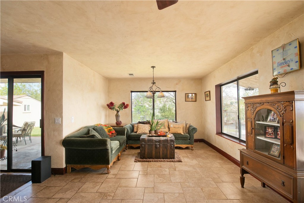 30602 Hasley Canyon Road Castaic, CA 91384 - Photo 15 of 72 Dining Area or Additional Sitting Room