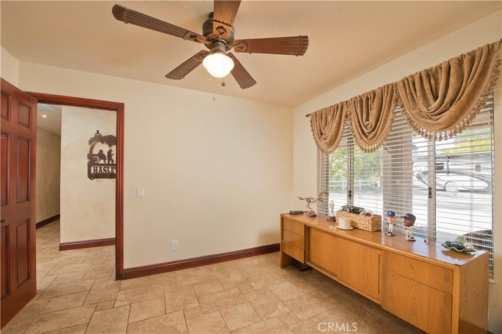 30602 Hasley Canyon Road Castaic, CA 91384 - Photo 27 of 72 Den
