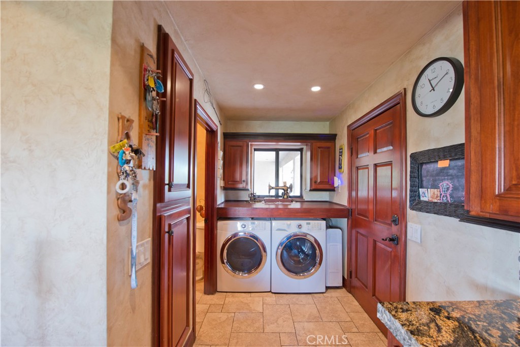 30602 Hasley Canyon Road Castaic, CA 91384 - Photo 31 of 72 Laundry Area Inside Main Residence