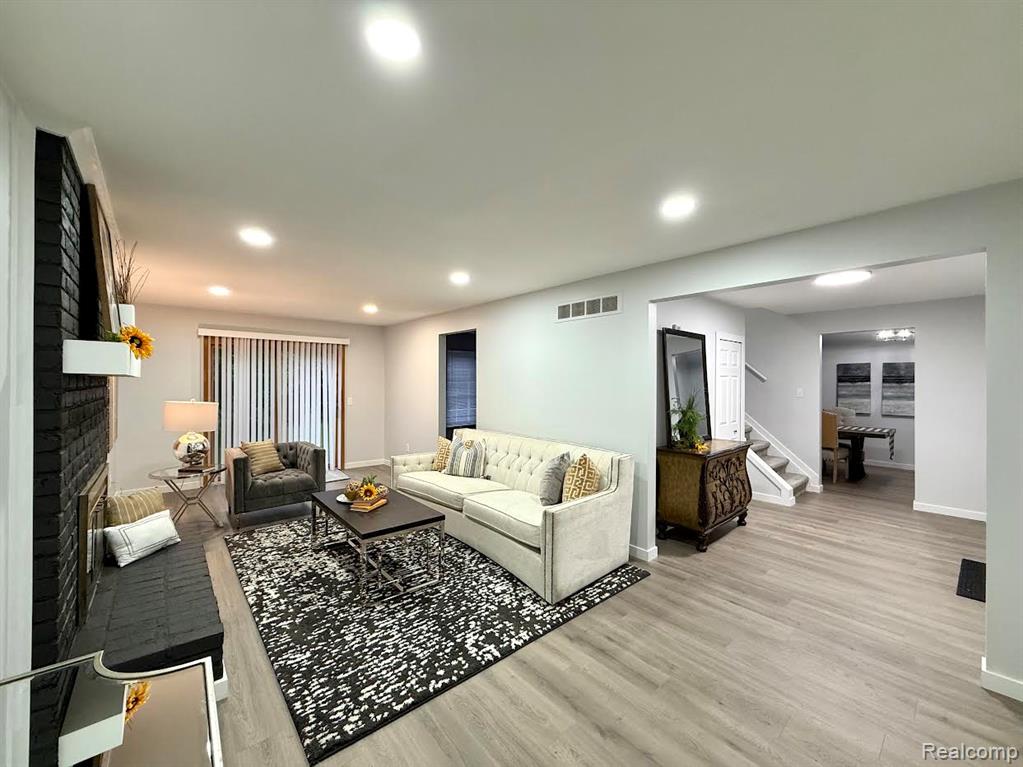 92 Foxboro Drive Rochester Hills, MI 48309 - Photo 8 of 57
