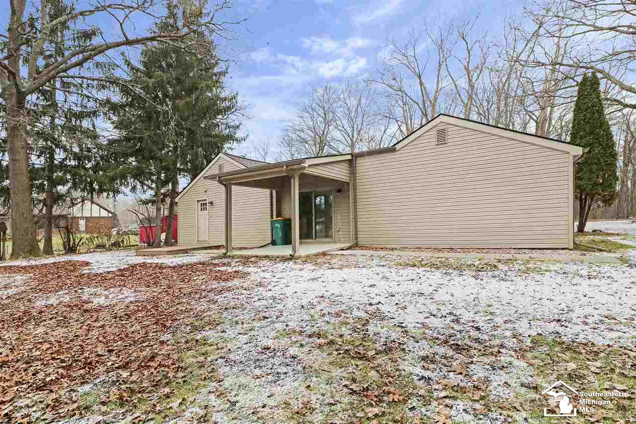22699 Merriman Road New Boston, MI 48164 - Photo 28 of 40