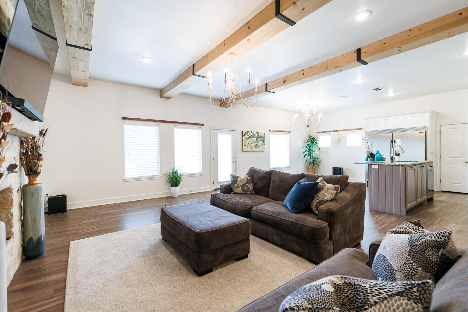 3812 135th Street Lubbock, TX 79423 - Photo 8 of 41 a living room with furniture and a large window