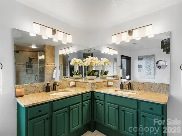 $785,000 | 30 Club Villa Court, Unit B/5, Burnsville, NC 28714