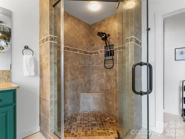 $785,000 | 30 Club Villa Court, Unit B/5, Burnsville, NC 28714