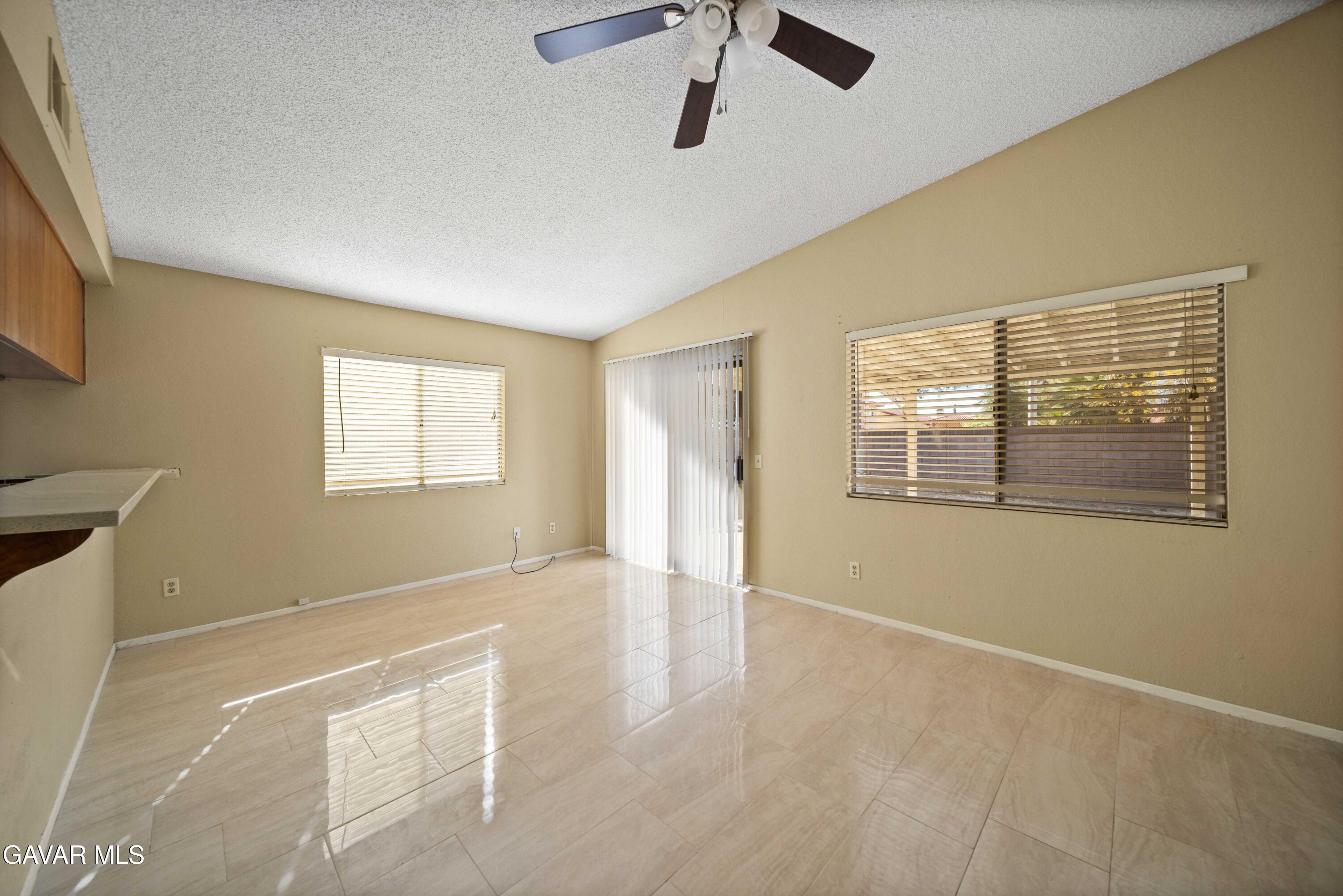 43815 Silver Bow Road Lancaster, CA 93535 - Photo 9 of 20 a view of an empty room with a window